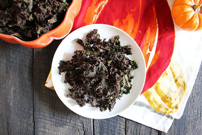 Chocolate Cocoa Kale Chips | nutritionstripped.com