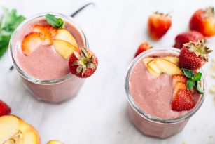 Peach Strawberry Protein Smoothie | Nutrition Stripped