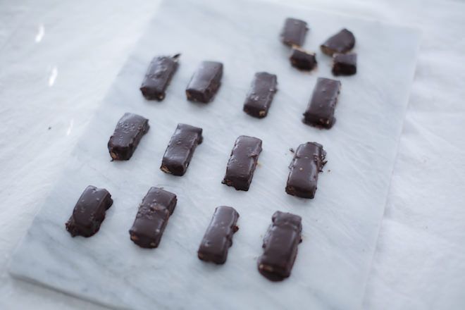 Healthy Caramel Cookie Candy "Twix" Bars | Nutrition Stripped vegan gluten free