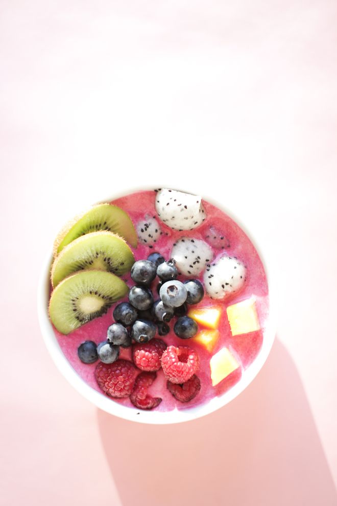 How to Make a Pretty Pink Smoothie Bowl | Nutrition Stripped