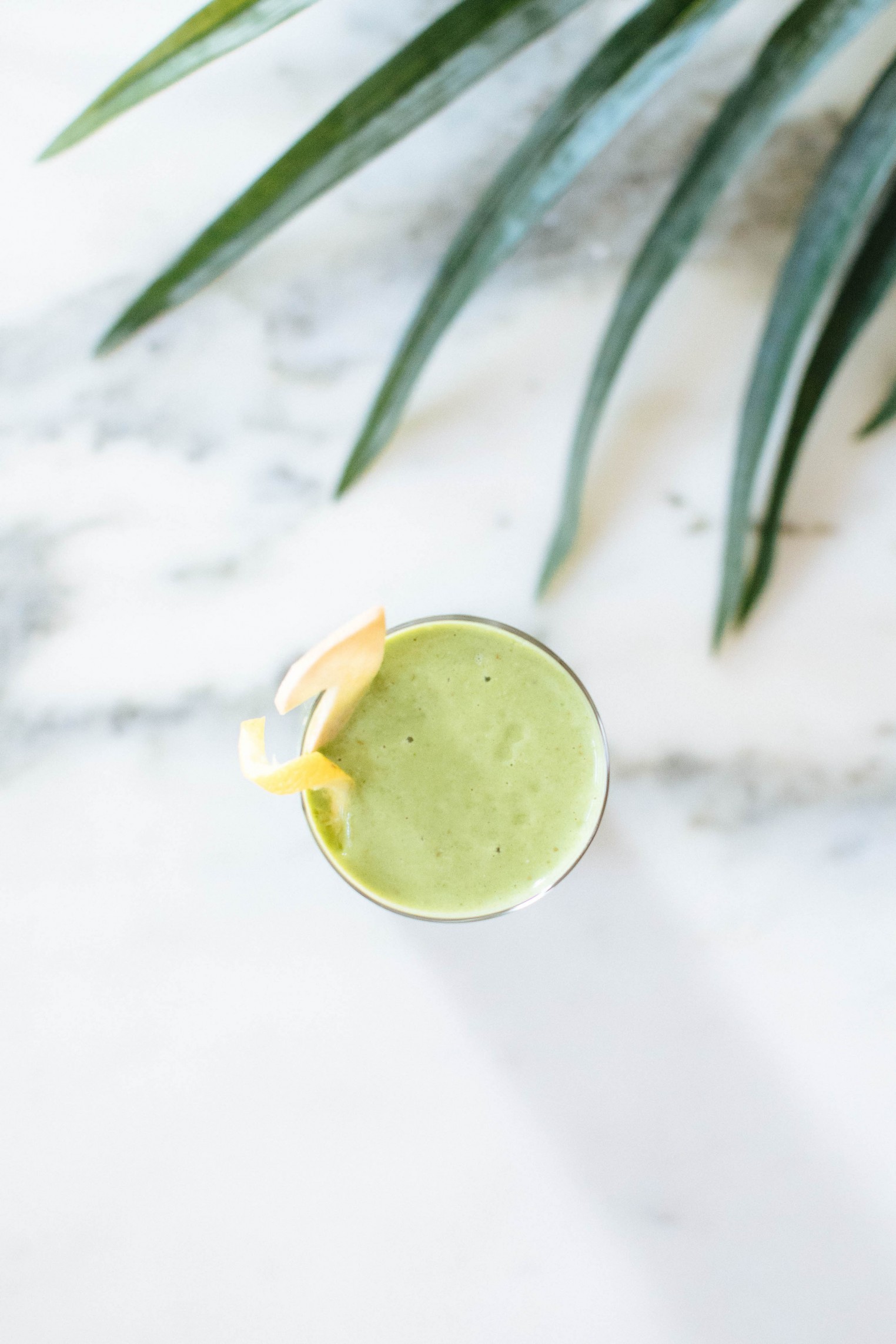 https://nutritionstripped.com/wp-content/uploads/2018/09/Healthy-Creamy-Ginger-Green-Smoothie-smoothie-breakfast-vegan-dairyfree-vegetarian-fiber-recipe-nutritionstripped3-762x1143@2x.jpg