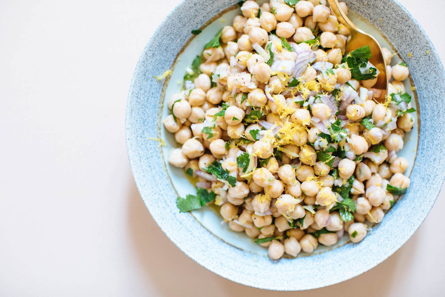 https://nutritionstripped.com/wp-content/uploads/2019/02/Healthy-Lemony-Chickpea-Salad-glutenfree-plantbased-salad-nutritionstripped-recipe9-762x508@2x.jpg