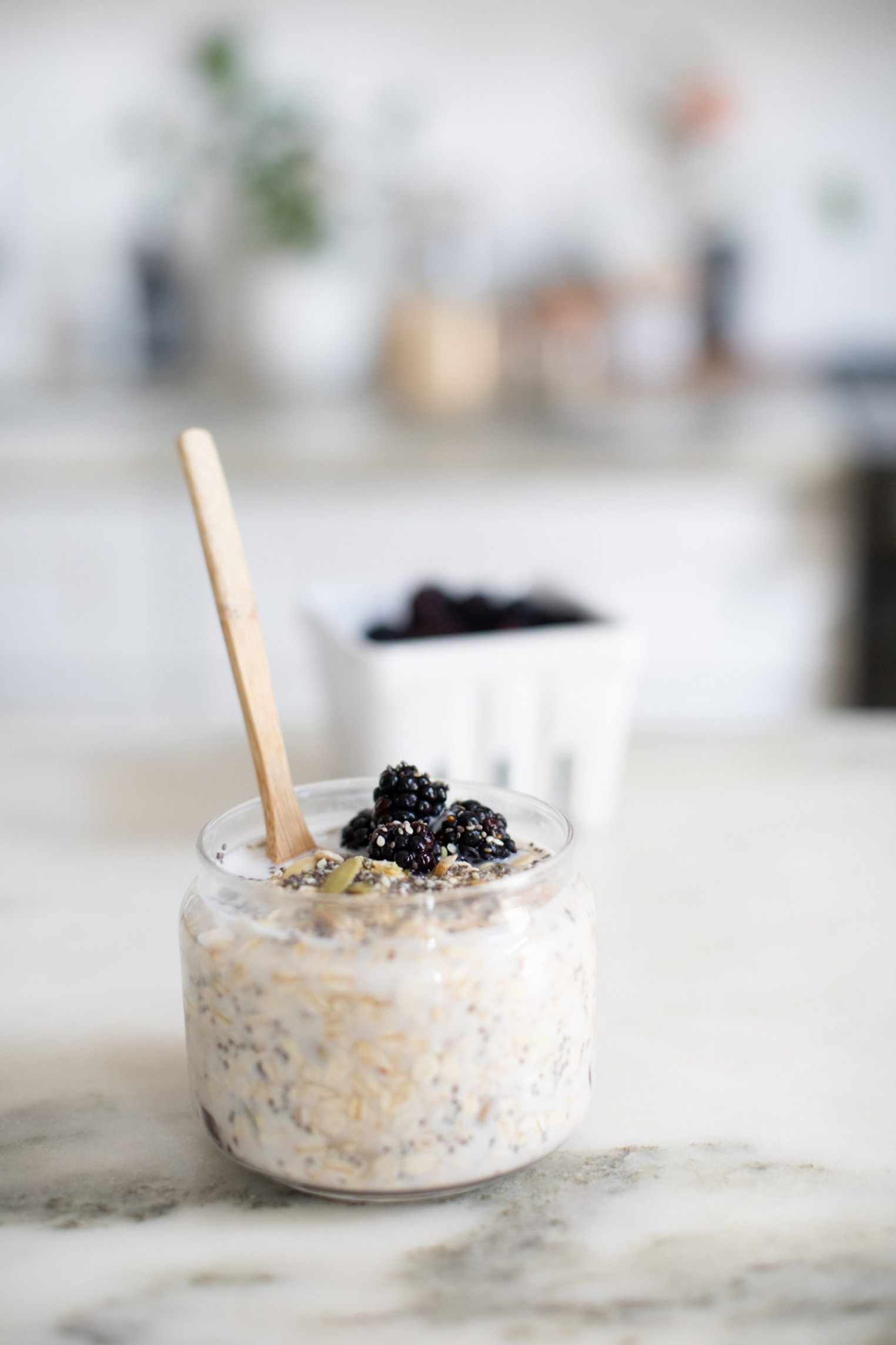 Overnight Chia Oat Bowl - Nutrition Stripped®