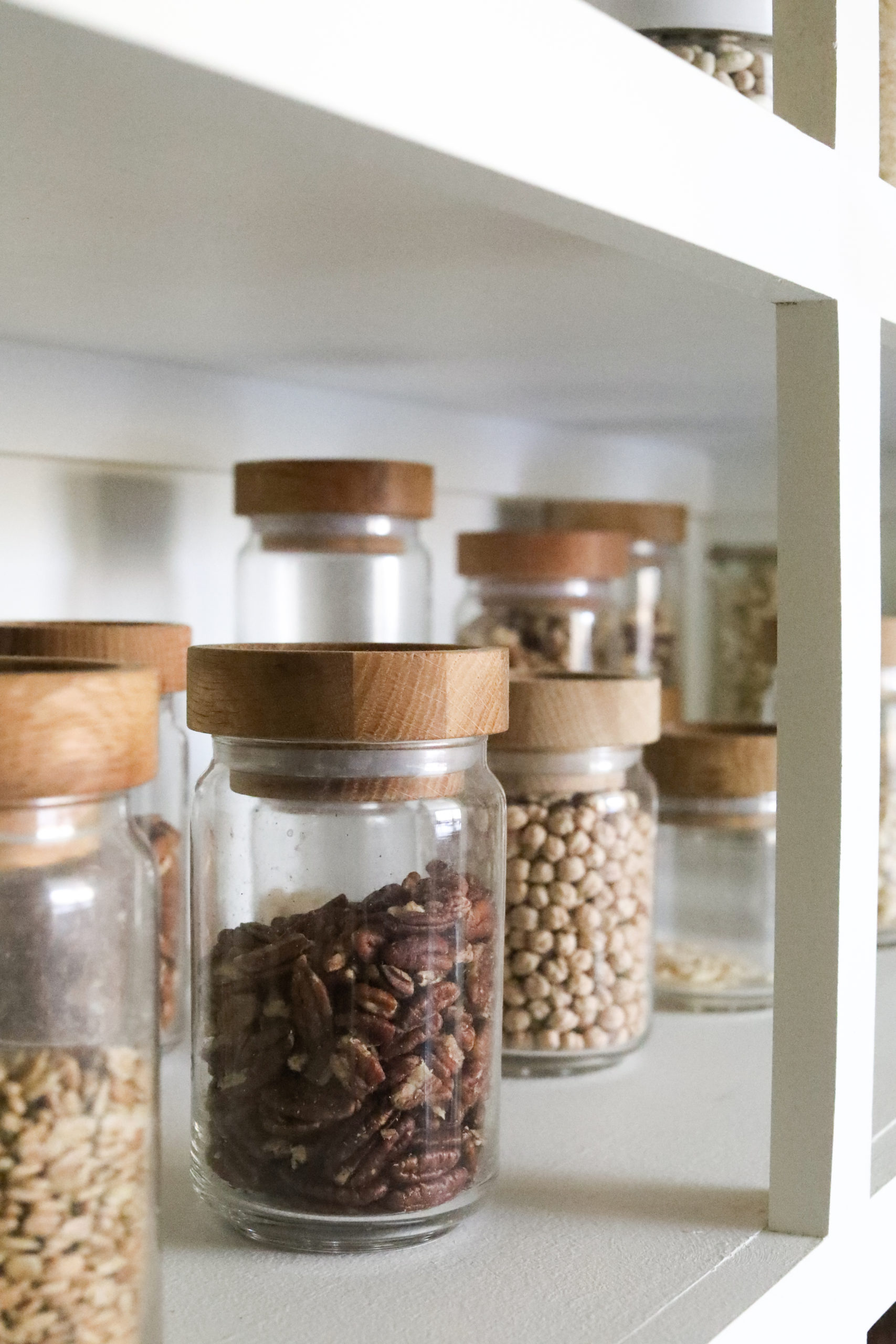 10 Pantry Essentials that Every Kitchen Needs 